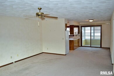 4621 Warren St, Davenport, IA 52806 - photo 6