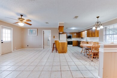 403 Wheeler Dr, Alvin, TX 77511 - photo 5