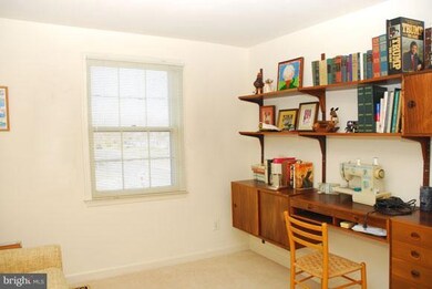 3601 Deerberry Ct, Fairfax, VA 22033 - photo 3