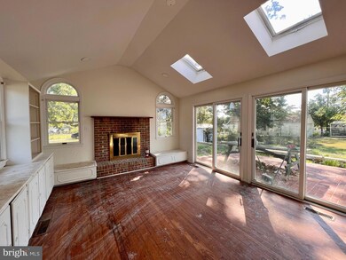 9401 Sheridan St, Lanham, MD 20706 - photo 2