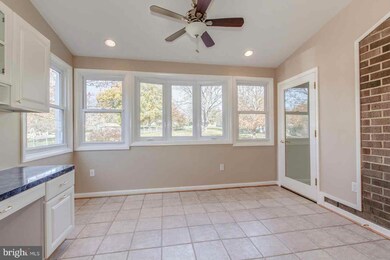 12617 Viewside Dr, North Potomac, MD 20878 - photo 5