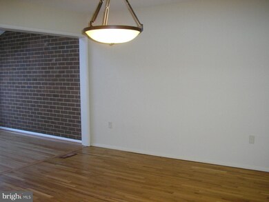 11533 Links Dr, Reston, VA 20190 - photo 7