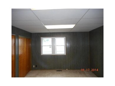 1521 N E St, Elwood, IN 46036 - photo 7