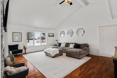 34_hwy j interior-16