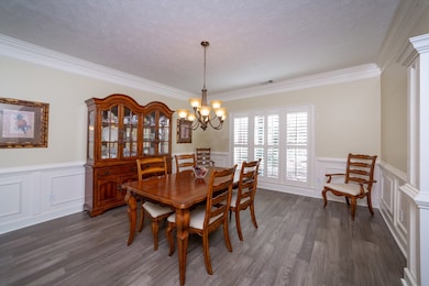 Formal Dining