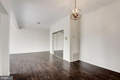 103 Skyhill Rd unit 8, Alexandria, VA 22314 - photo 6