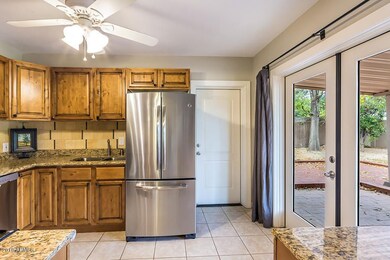 2017 N 39th Pl