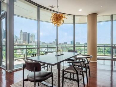 018_i 300 W Spring Street 048