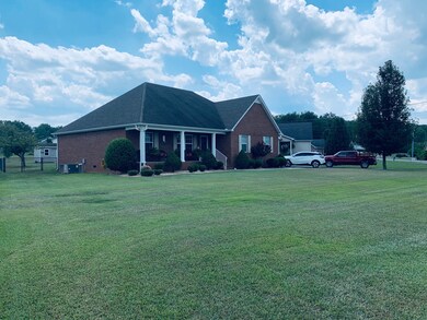 205 Graydon St, Shelbyville, TN 37160 - photo 4