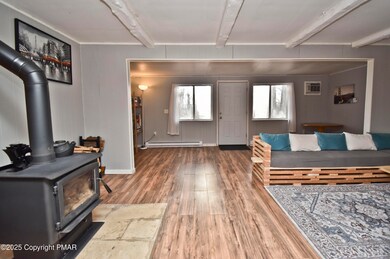 2 Living Room (1)