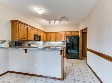 2137 NE 13th St, Moore, OK 73160 - photo 6
