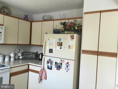 11725 Summerchase Cir unit 11725B, Reston, VA 20194 - photo 5