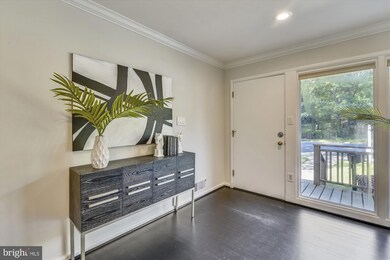 1102 Hillcrest Dr SW, Vienna, VA 22180 - photo 2