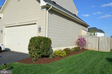 10978 Southcoate Village Dr, Bealeton, VA 22712 - photo 3