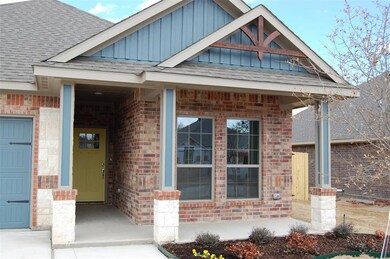 933 E 5th St, Springtown, TX 76082 - photo 2