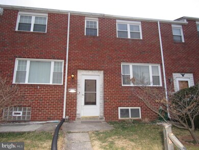 913 Regina Dr, Halethorpe, MD 21227 - photo 3