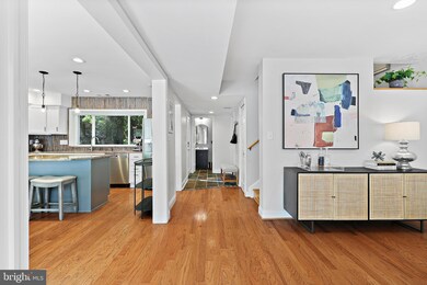 11525 Links Dr, Reston, VA 20190 - photo 5