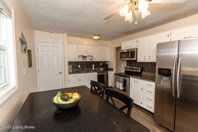 6502 Lantana Ct, Louisville, KY 40229 - photo 7