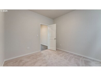 2882 U St, Springfield, OR 97477 - photo 4