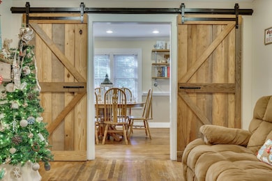 336 Wigfall St, Edgefield, SC 29824 - photo 3