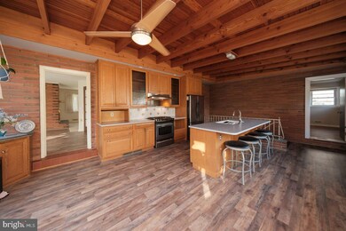 321 Hain Ave, Reading, PA 19605 - photo 4