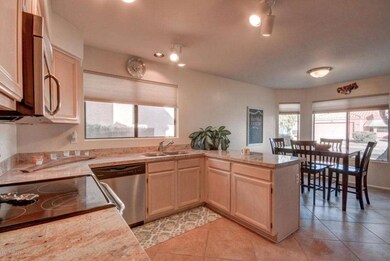 Smooth-top range & Stainless appliances