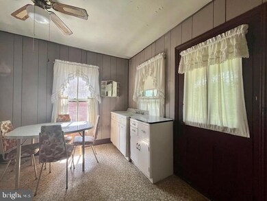 615 9th St, Shenandoah, VA 22849 - photo 6