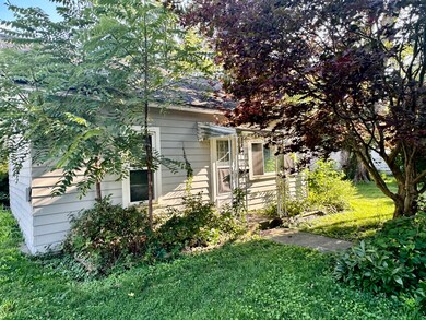 916 Union St, Covington, IN 47932 - photo 2