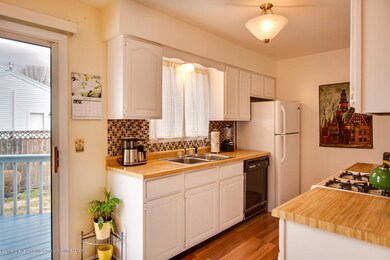 112 W Claremore Dr, Lansing, MI 48911 - photo 7