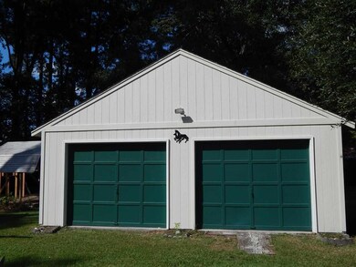 606 Maple St, Jacksonville, NC 28540 - photo 2