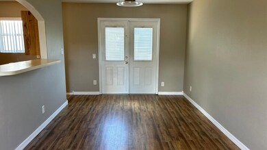 Up-Living/Dining
