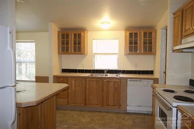 unlisted-address, Bend, OR 97707 - photo 5