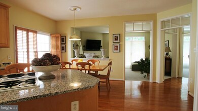 9933 Bickley Ct, Vienna, VA 22181 - photo 6