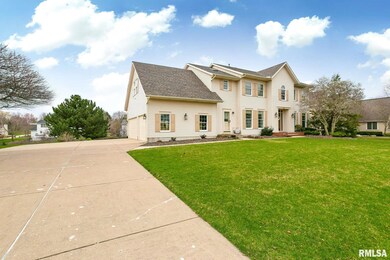 2839 E 44th St, Davenport, IA 52807 - photo 2