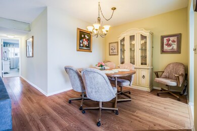 04_dining-room_100 Shore Court 313_Shore
