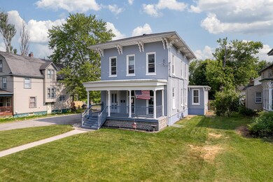 627 W Maumee St - 1050