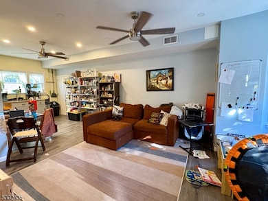 425 Lafayette St, Newark, NJ 07105 - photo 4