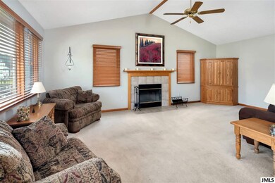 2324 Chestnut Crescent unit 248, Saline, MI 48176 - photo 5