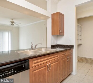 12925 Centre Park Cir unit 201, Herndon, VA 20171 - photo 4