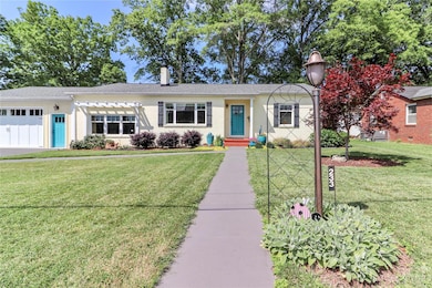 233 N Oakwood Dr, Statesville, NC 28677 - photo 3