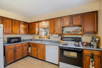 39 Prescott Rd, Raymond, NH 03077 - photo 3