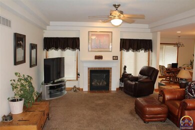 4311 SW Cambridge Ave, Topeka, KS 66610 - photo 6