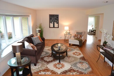 683 S Edgewood Ave, Elmhurst, IL 60126 - photo 6