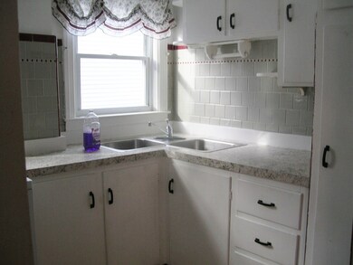 51 Chaplin St, Pawtucket, RI 02861 - photo 5