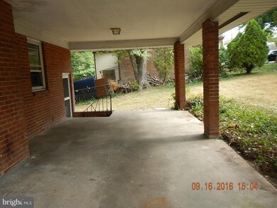 9223 Willow Ln, Adelphi, MD 20783 - photo 2