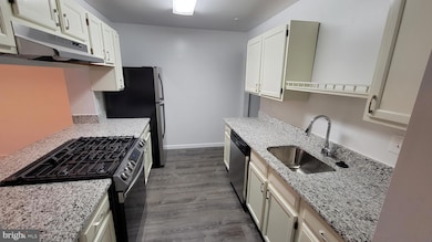 1402 Waters Edge Dr unit 170, Newark, DE 19702 - photo 5