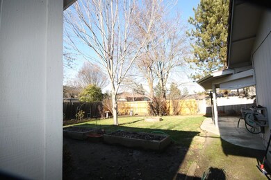 1551 Papago Dr, Medford, OR 97504 - photo 6