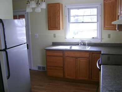 53 Wilkins Ave, Albany, NY 12205 - photo 4