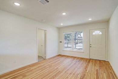 5910 Bretshire Dr, Houston, TX 77016 - photo 3