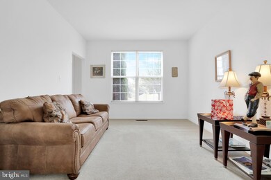 822 Shannon Dr N, Greencastle, PA 17225 - photo 5